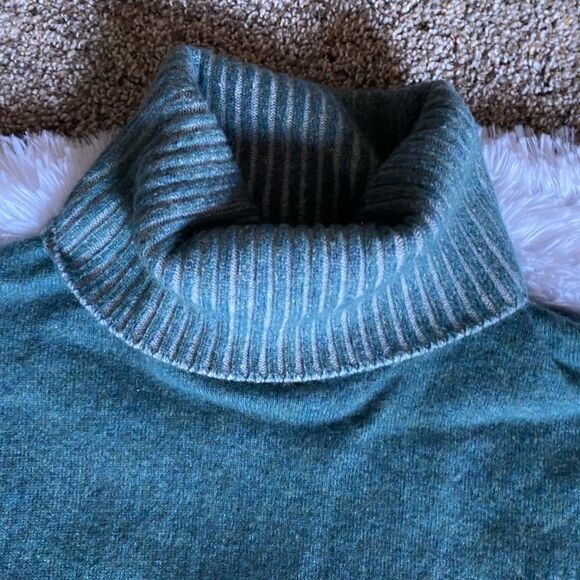 Max Studio 100 2 Ply Cashmere Sweater Size XS - Picture 4 of 8